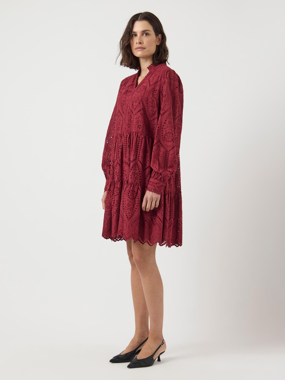 model_shot-front_full